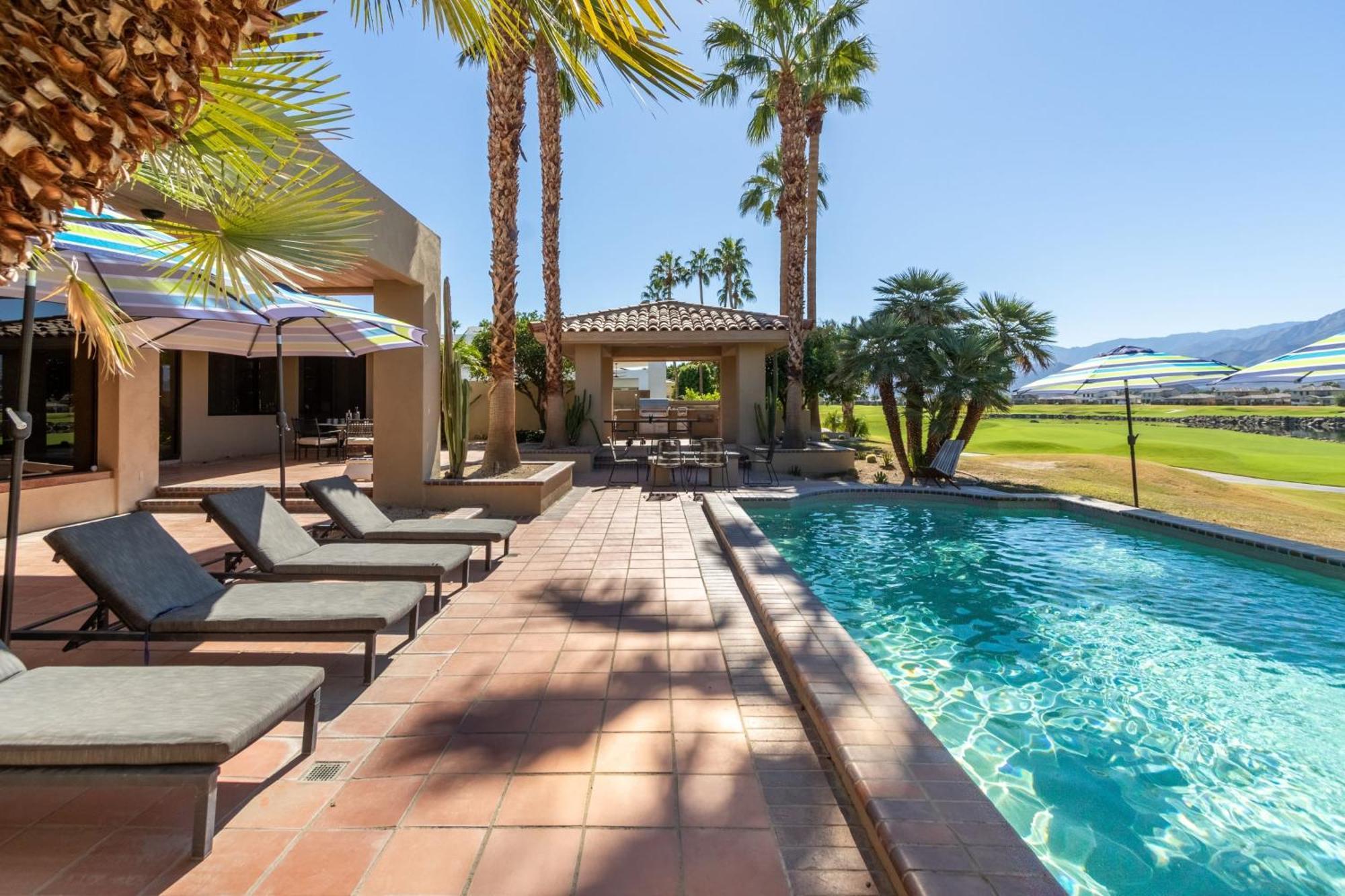 Moonshine By Avantstay Modern Stylish Estate W Bar Fire Pit Hot Tub 5 Bd La Quinta Exterior photo