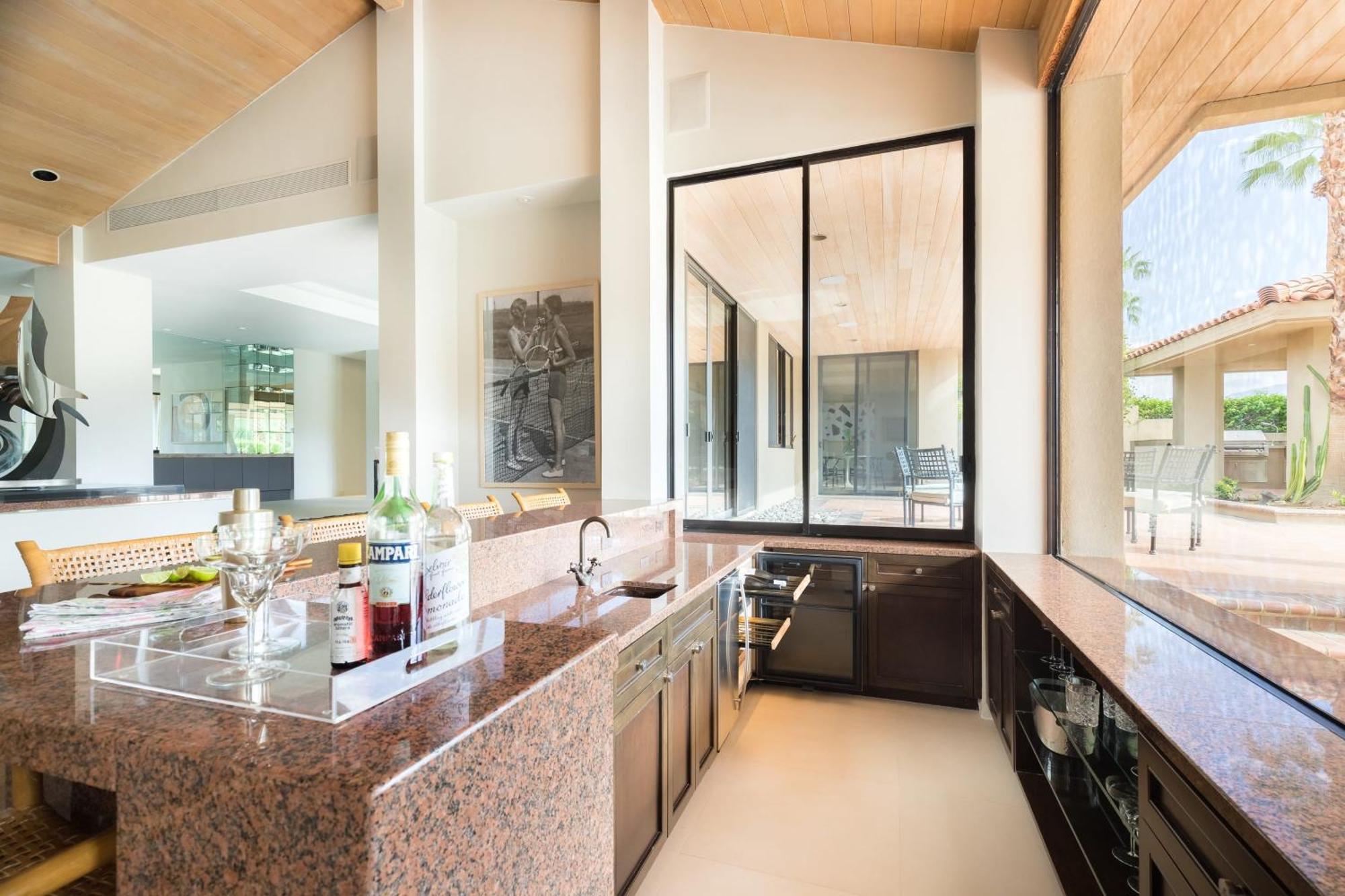 Moonshine By Avantstay Modern Stylish Estate W Bar Fire Pit Hot Tub 5 Bd La Quinta Exterior photo